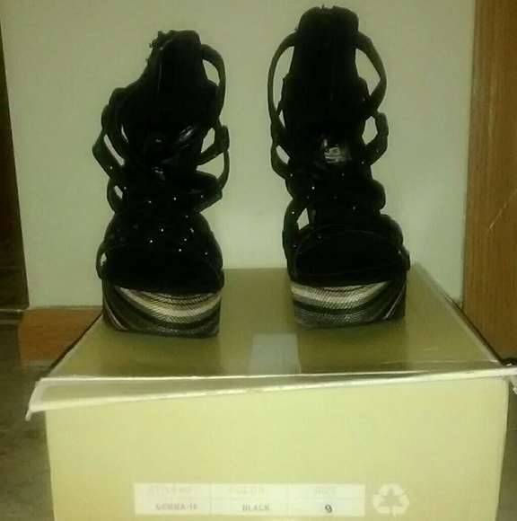 Fahrenheit Platform Open Toe Sandals EUC! - Picture 1 of 6